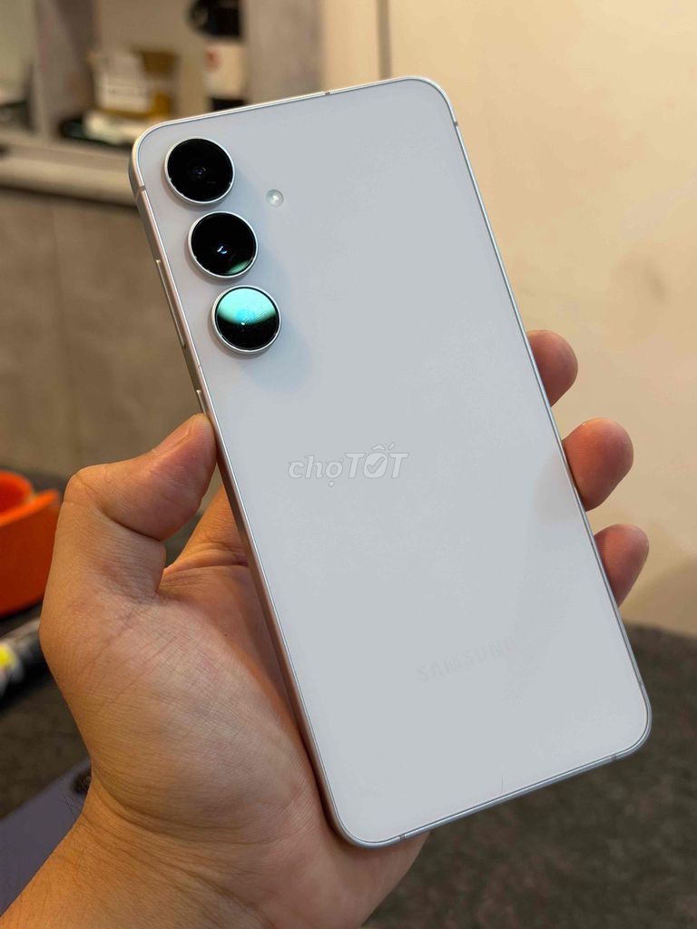 Samsung Galaxy S25 FE 256GB Trắng 256G VN. Mua bán Điện thoại tại Quận 3 Tp Hồ Chí Minh được đăng bởi Phone2Hand hình 1