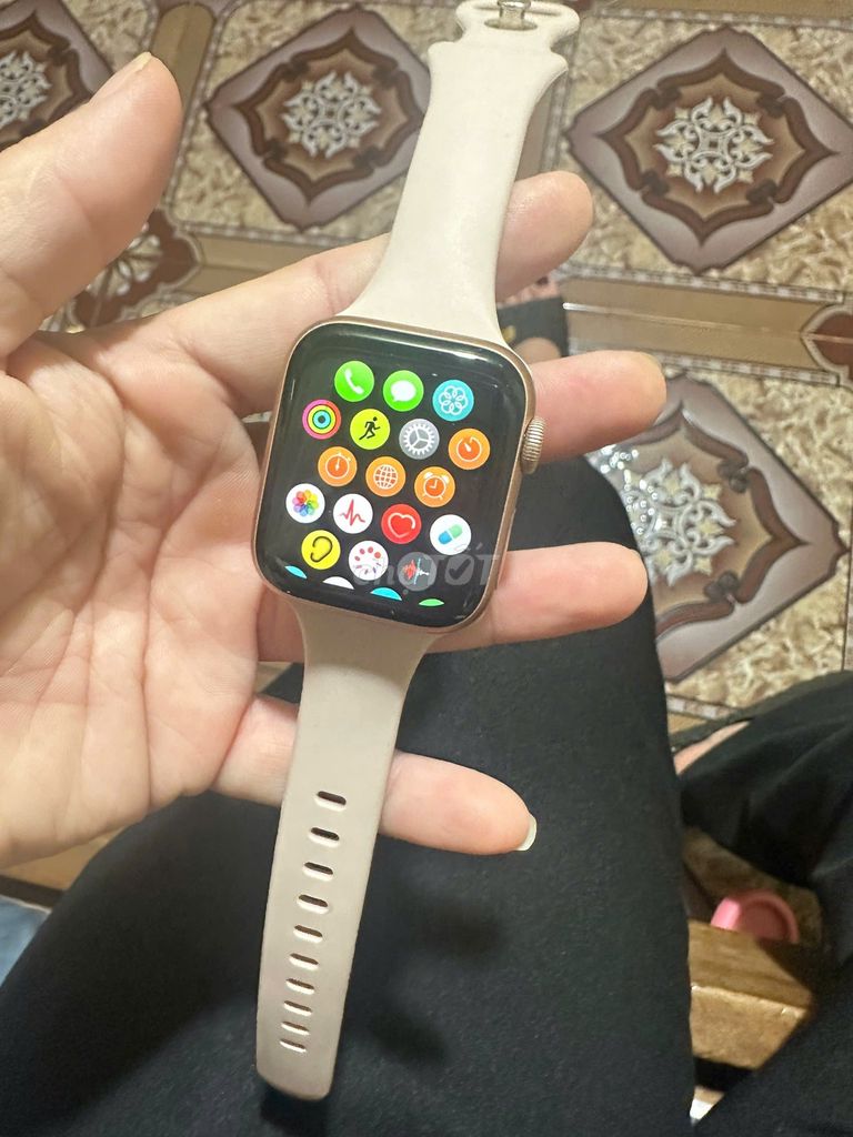 Apple Watch Series 5 40mm Hồng 90%. Mua bán Thiết bị đeo thông minh tại Huyện Lâm Hà Lâm Đồng được đăng bởi Nam hình 1