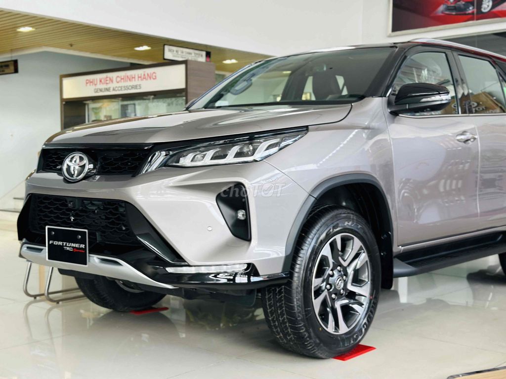 Fortuner Legender 2.4L 4x2 AT | Ưu Đãi Sốc 45 tr. Mua bán Ô tô tại Thành phố Thủ Đức Tp Hồ Chí Minh được đăng bởi Toyota Đông Sài Gòn hình 17