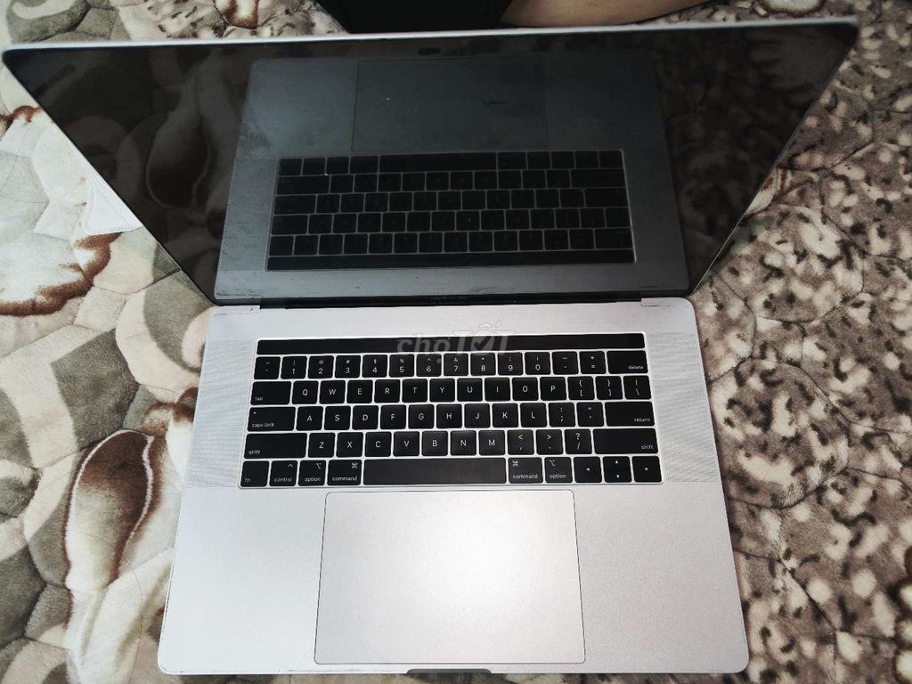 MacBook Pro 2019 hư màn hình. Mua bán Laptop tại Quận Nam Từ Liêm Hà Nội được đăng bởi Phạm Dũng hình 1