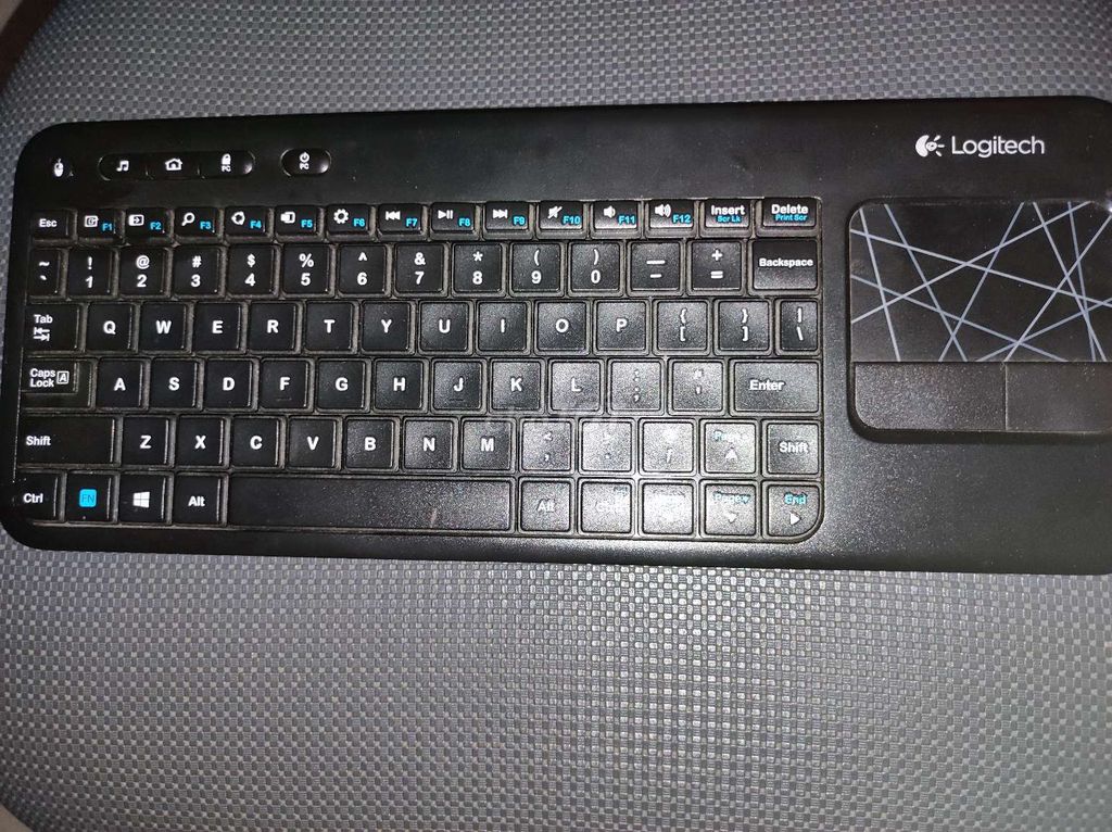 Bàn phím Logitech K400r không dây