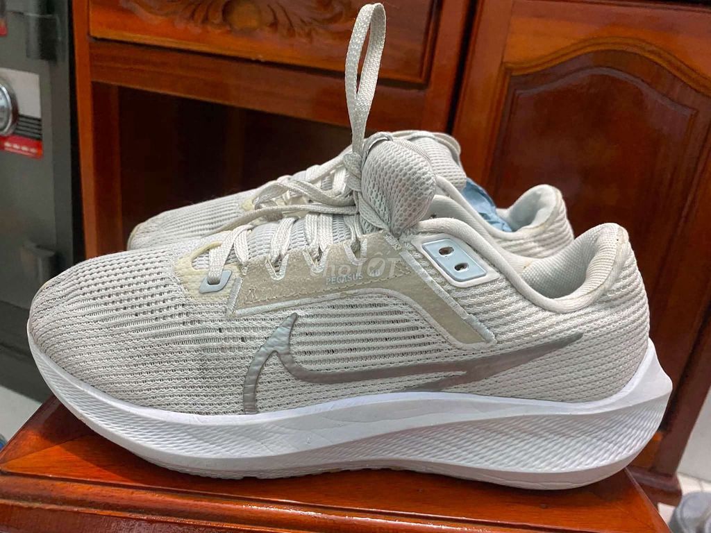 Giày thể thao Nike Pegasus 40 Trắng 39. Mua bán Giày dép tại Thành phố Thủ Đức Tp Hồ Chí Minh được đăng bởi HÀNG SI HIỆU hình 1