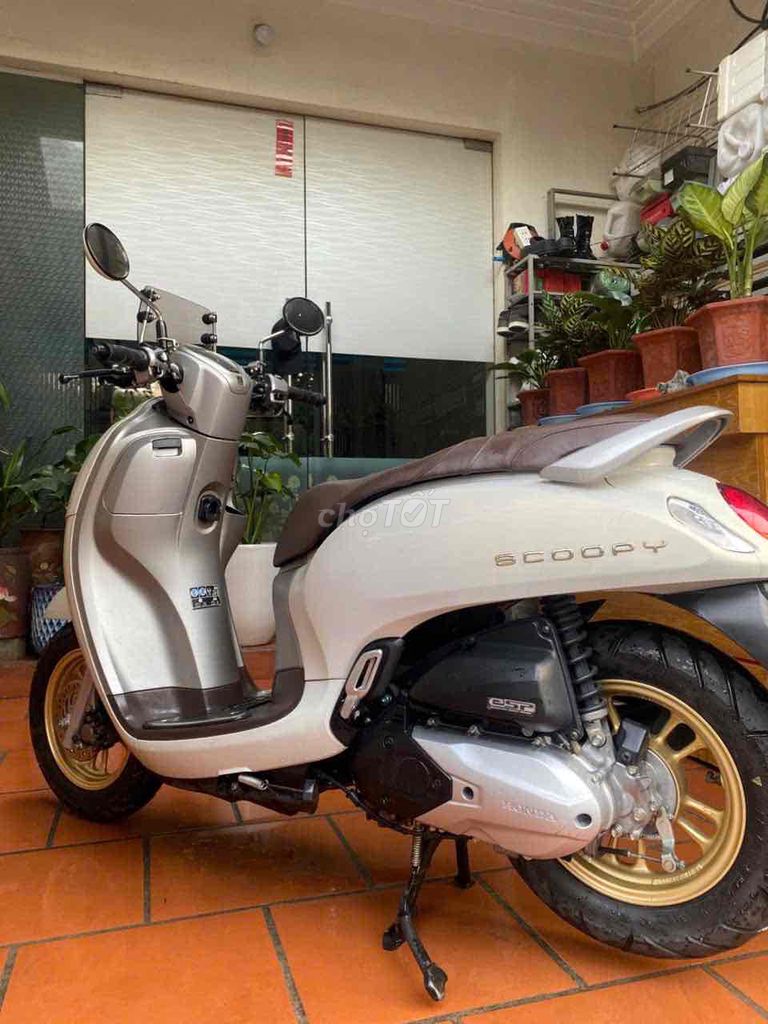 Honda Scoopy 2023 Trắng kem 7817 km. Mua bán Xe máy tại Quận Hai Bà Trưng Hà Nội được đăng bởi Anh Quan hình 2