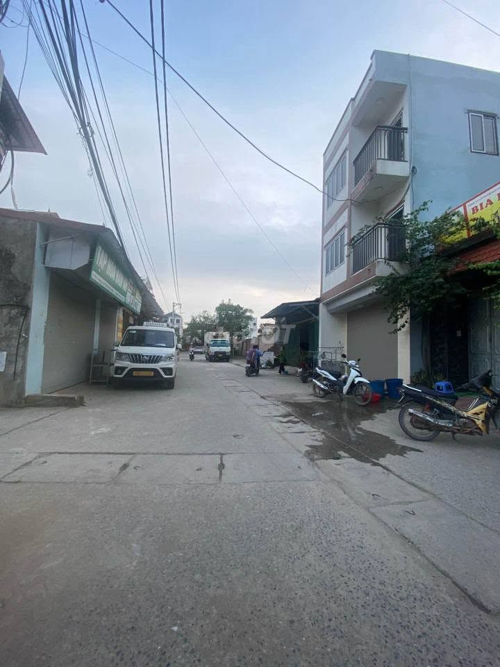 Nhà mới 3 tầng kinh doanh TT Mê Linh, 7.x tỷ