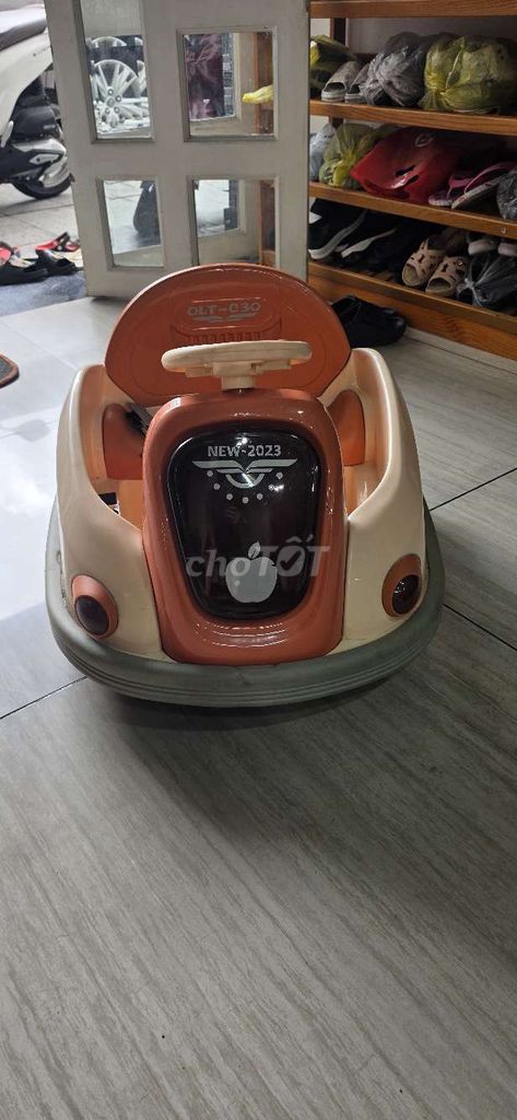 Xe điện trẻ em OLT-C30 Cam, Kem mới 98%. Mua bán Mẹ và bé tại Quận Tân Phú Tp Hồ Chí Minh được đăng bởi Thanh Danh hình 1