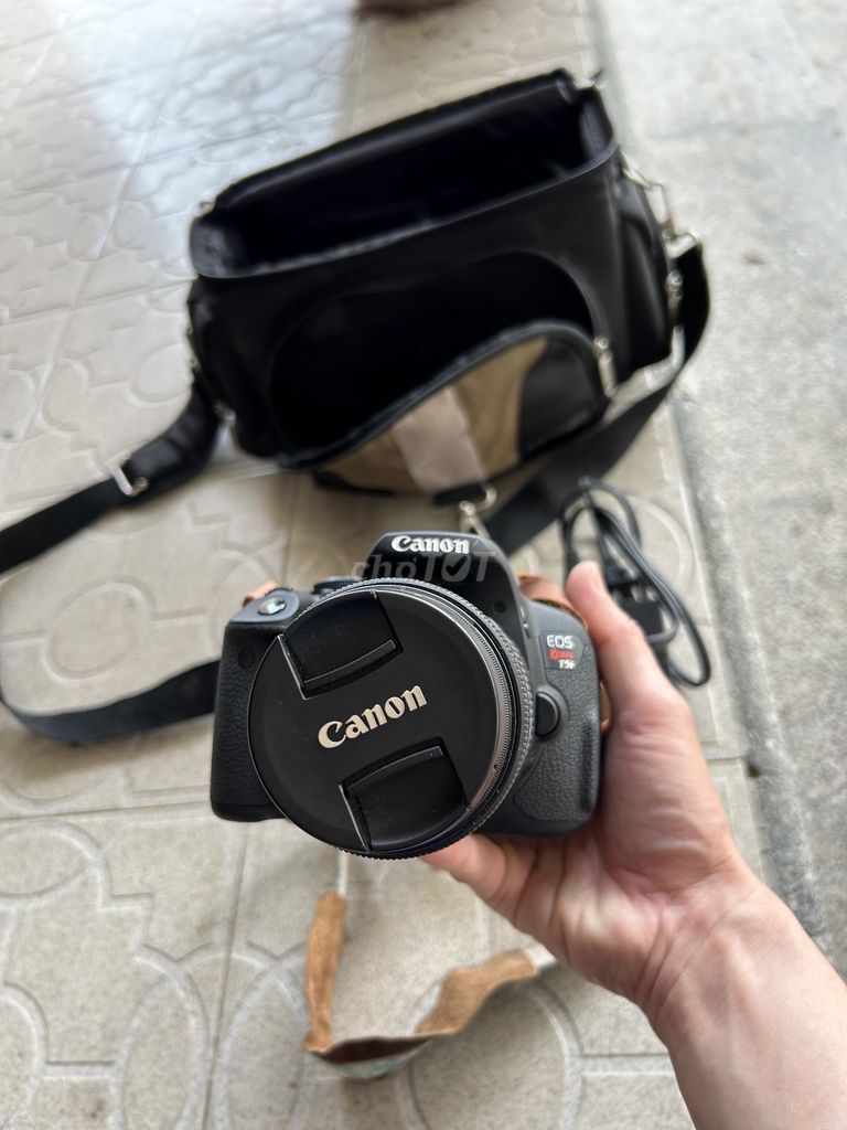 Máy ảnh Canon T5i (700D) Đen. Mua bán Máy ảnh, Máy quay tại Huyện Hòa Vang Đà Nẵng được đăng bởi Louis Colin Samel hình 1