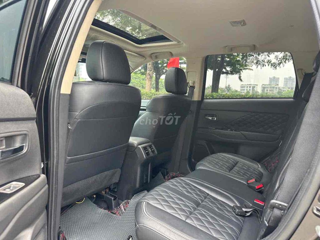 Mitsubishi Outlander 2024 Premium 2.0 CVT - 4000 k. Mua bán Ô tô tại Quận Cầu Giấy Hà Nội được đăng bởi Cửa hàng Đại Tín Auto hình 5