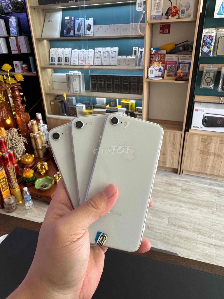 Apple iPhone 8G 64GB Bạc Quốc tế. Mua bán Điện thoại tại Thành phố Thuận An Bình Dương được đăng bởi Sơn Store hình 1