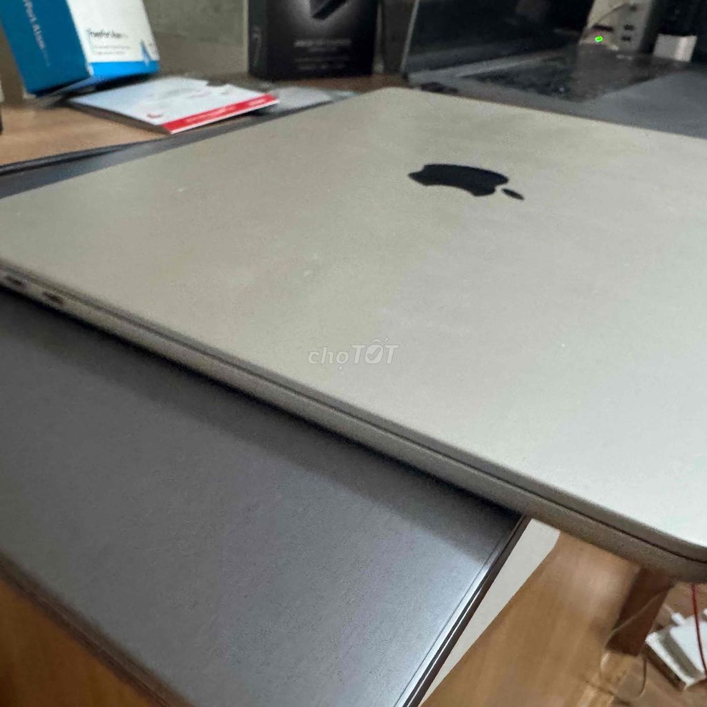 Macbook Air M2 13” 2022 8g/256GB sạc45 lần bh3 th. Mua bán Laptop tại Quận 3 Tp Hồ Chí Minh được đăng bởi Phúc Nguyễn hình 1