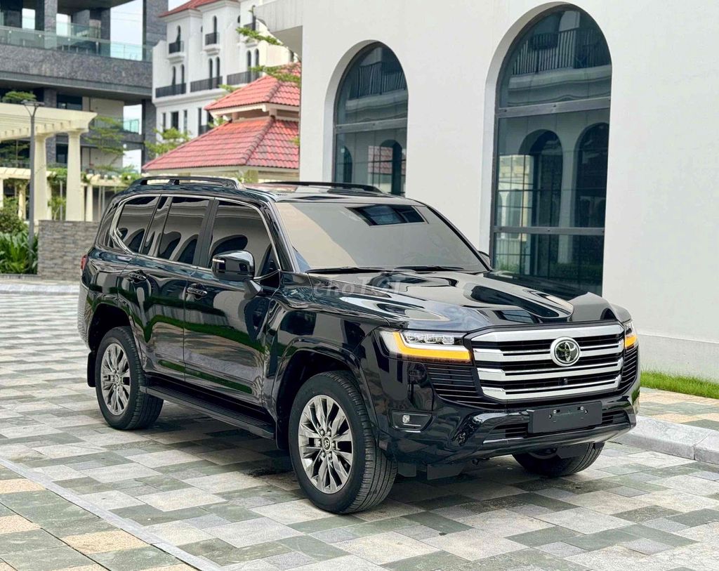 Toyota Land Cruiser Lc300 2022 photo 2