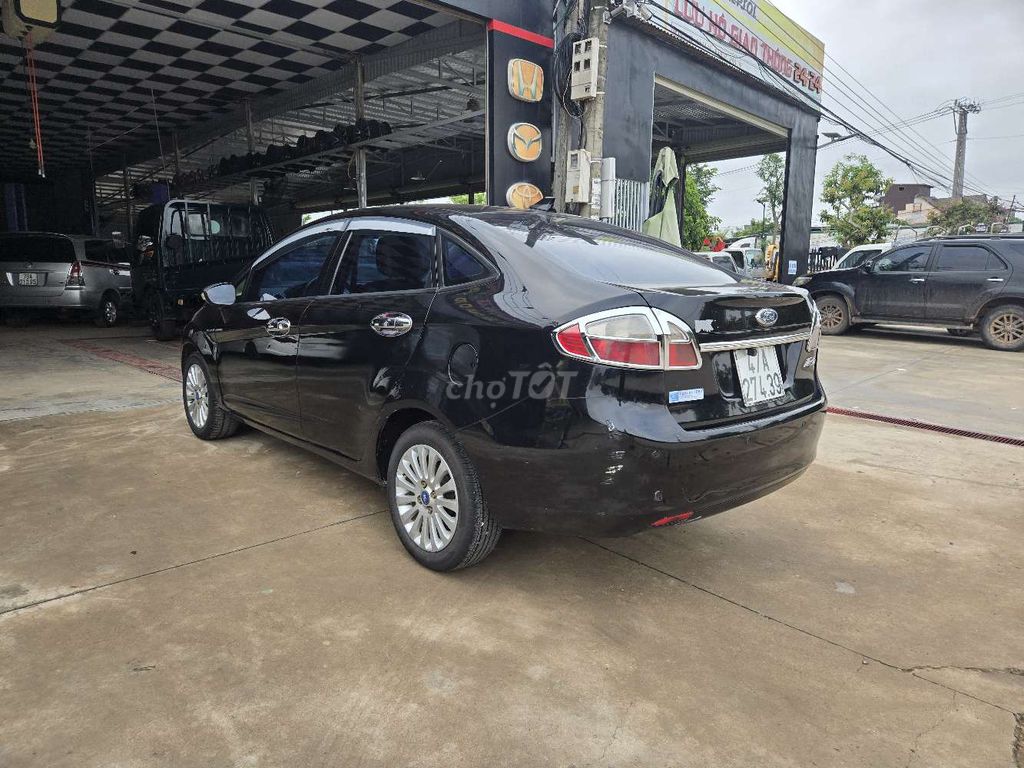 Ford Fiesta 2011 1.5 AT Sedan - 100000 km. Mua bán Ô tô tại Huyện Ea Súp Đắk Lắk được đăng bởi Quang thiện hình 3