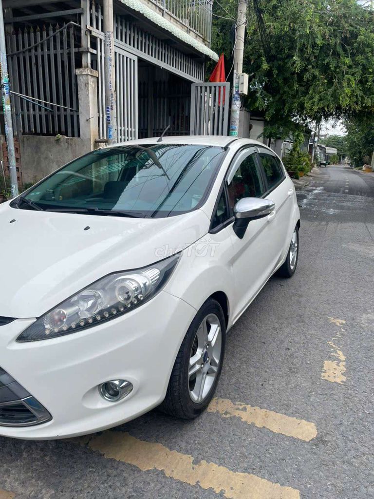 2012 1.6 AT Hatchback - 28000 km. Mua bán Ô tô tại Huyện Hóc Môn Tp Hồ Chí Minh được đăng bởi Nguyễn Thị Mỹ Linh hình 3