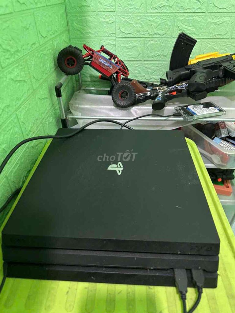 Máy chơi game Sony PS4 Pro 500GB+1TB Đen 2 tay cầm. Mua bán Thiết bị chơi game tại Huyện Chơn Thành Bình Phước được đăng bởi Huỳnh Hoàng Vũ hình 1