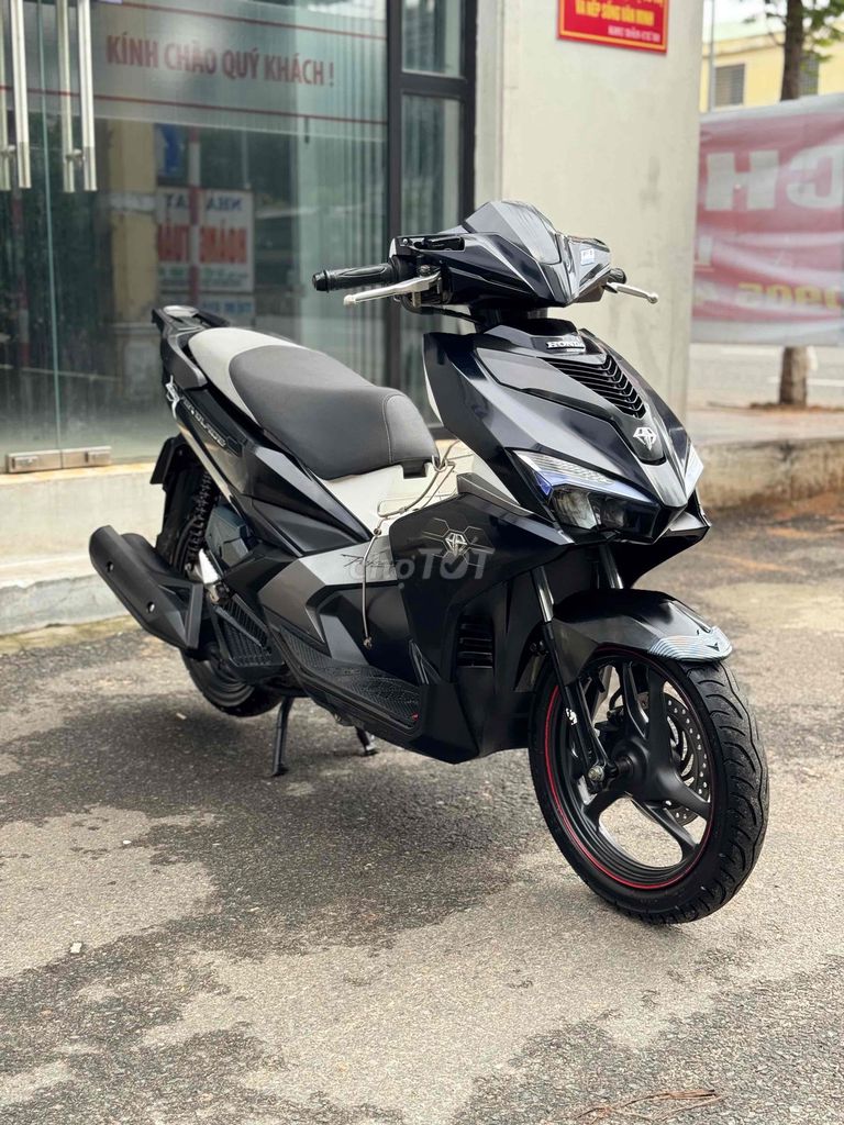 Honda Air Blade чёрно-белый