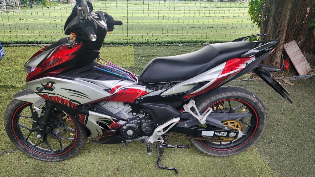 Honda Winner X 2020, красно-черная, ручная, коническая, 4 тысячи километров