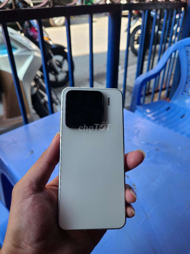 Xiaomi 15 QT cần pass lại. Mua bán Điện thoại tại Quận Phú Nhuận Tp Hồ Chí Minh được đăng bởi Zenitsu hình 1