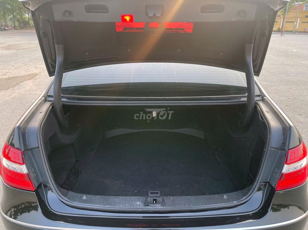 Mercedes Benz E Class 2010 E250 xe còn zin nhiều. Mua bán Ô tô tại Quận Thanh Xuân Hà Nội được đăng bởi Vạn Phát  Auto hình 13
