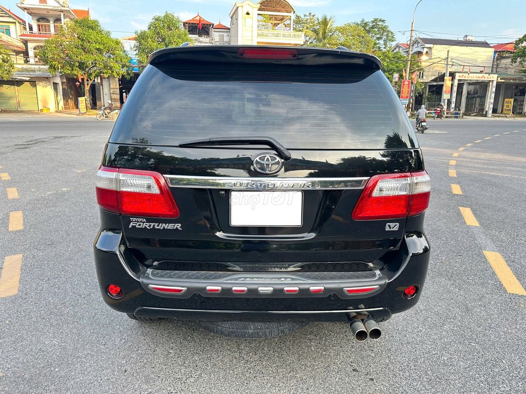 Toyota Fortuner 2.7V 4x4AT cuối 2011 tự động 2 cầu. Mua bán Ô tô tại Huyện Sóc Sơn Hà Nội được đăng bởi Salon Auto Đào Hằng hình 4