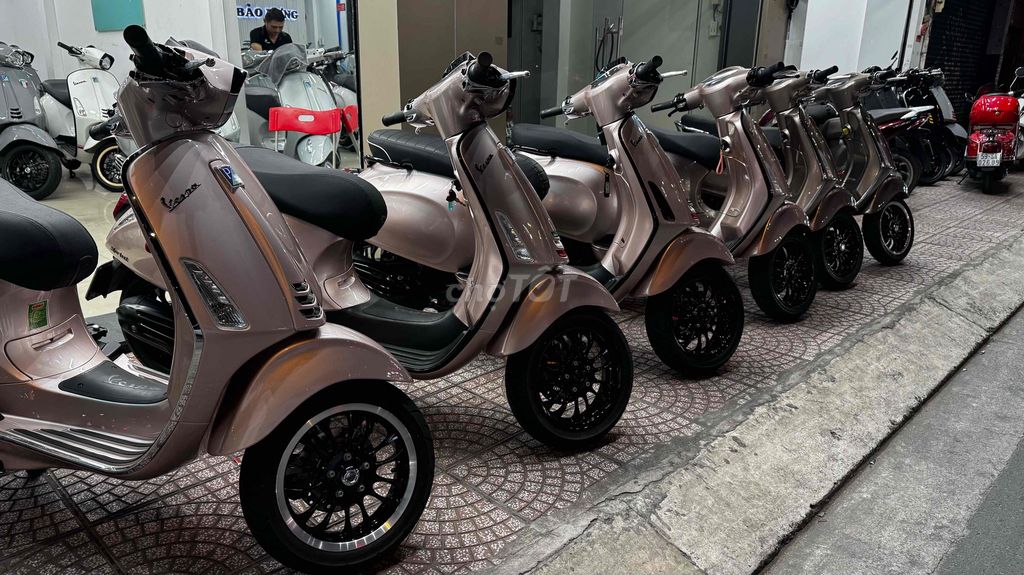 Vespa Sprint Vàng đồng TFT & Hồng Poecher. Mua bán Xe máy tại Quận Phú Nhuận Tp Hồ Chí Minh được đăng bởi VESPA  PIAGGIO BẢO HƯNG Vespa cũ trả góp  hình 14