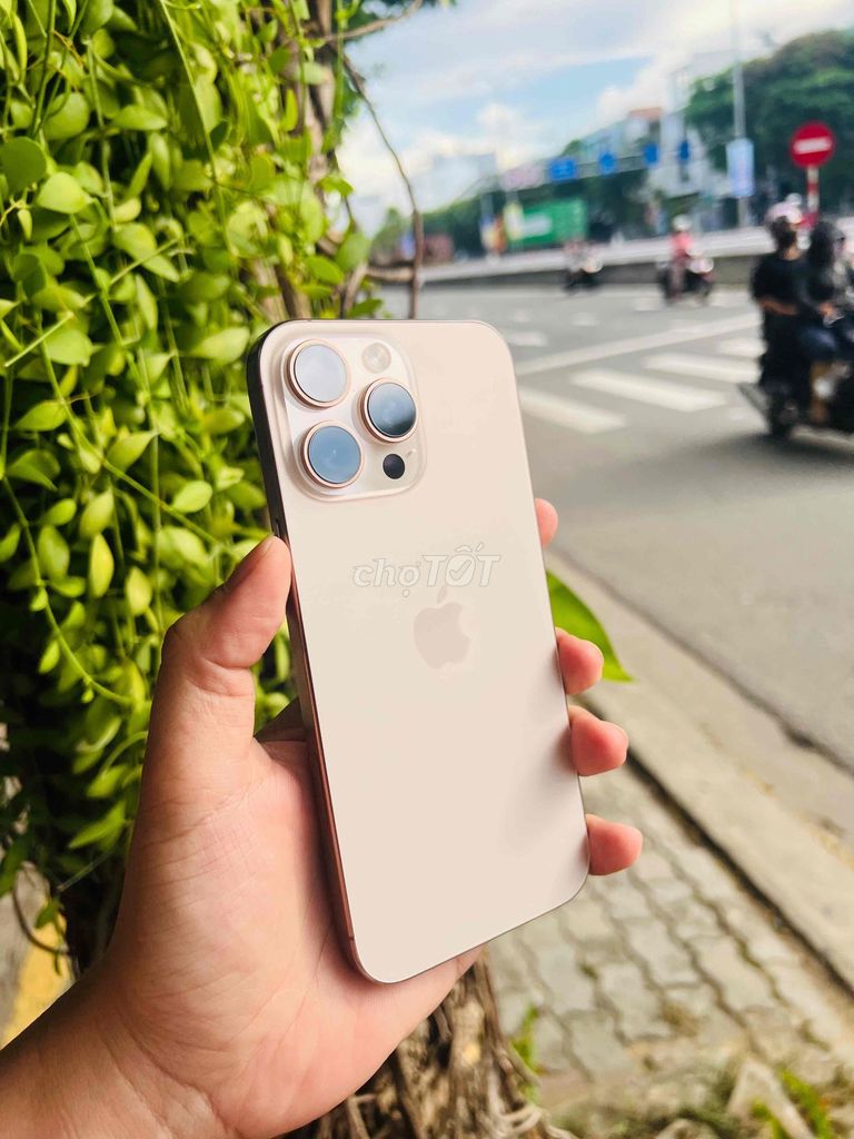 16promax sa mạc 256G vn/a zin áp pin 99. Mua bán Điện thoại tại Quận Sơn Trà Đà Nẵng được đăng bởi viet hình 1