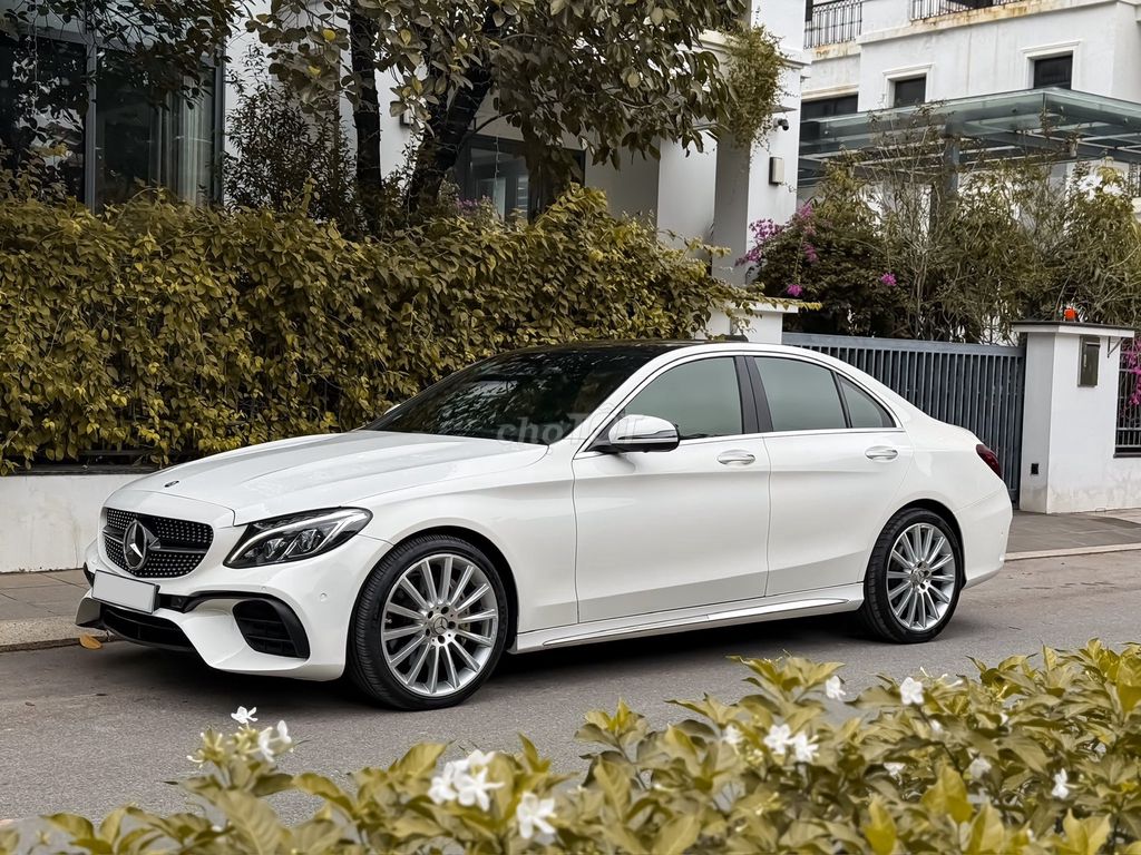 MERCEDES BENZ C300 AMG 2016 Độ Full Option Cực Đẹp. Mua bán Ô tô tại Quận Tây Hồ Hà Nội được đăng bởi Nguyễn Hoàng Sơn hình 8