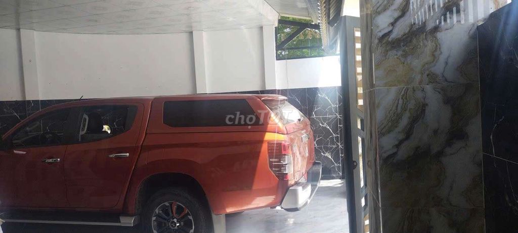 2019 4x2 AT Mivec Premium - 30000 km. Mua bán Ô tô tại Quận Bình Thạnh Tp Hồ Chí Minh được đăng bởi Trần Trọng vẹn  hình 1