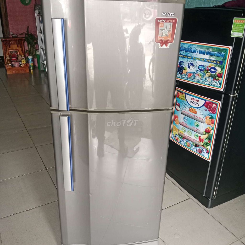 Tủ lạnh Sanyo Aqua Bạc tiết kiệm điện. Mua bán Tủ lạnh tại Thành phố Dĩ An Bình Dương được đăng bởi Trịnh Việt toàn hình 1
