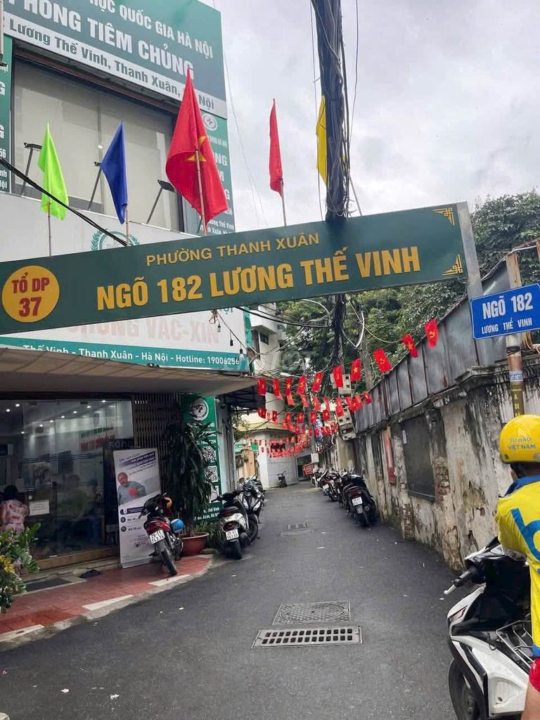 Cho thuê tầng 4 Lương Thế Vinh, 75m2, 3PN, 7tr/tháng