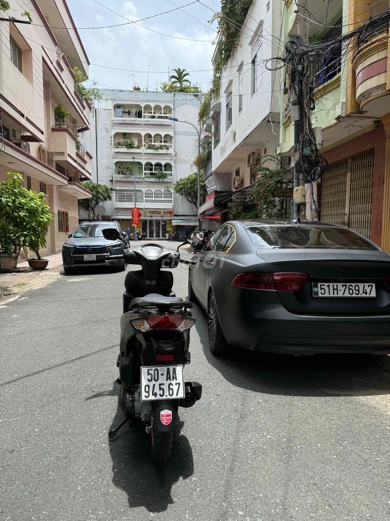 xe mới chưa lăn bánh kèm biển đấu giá. Mua bán Xe máy tại Quận 4 Tp Hồ Chí Minh được đăng bởi đạt hình 6
