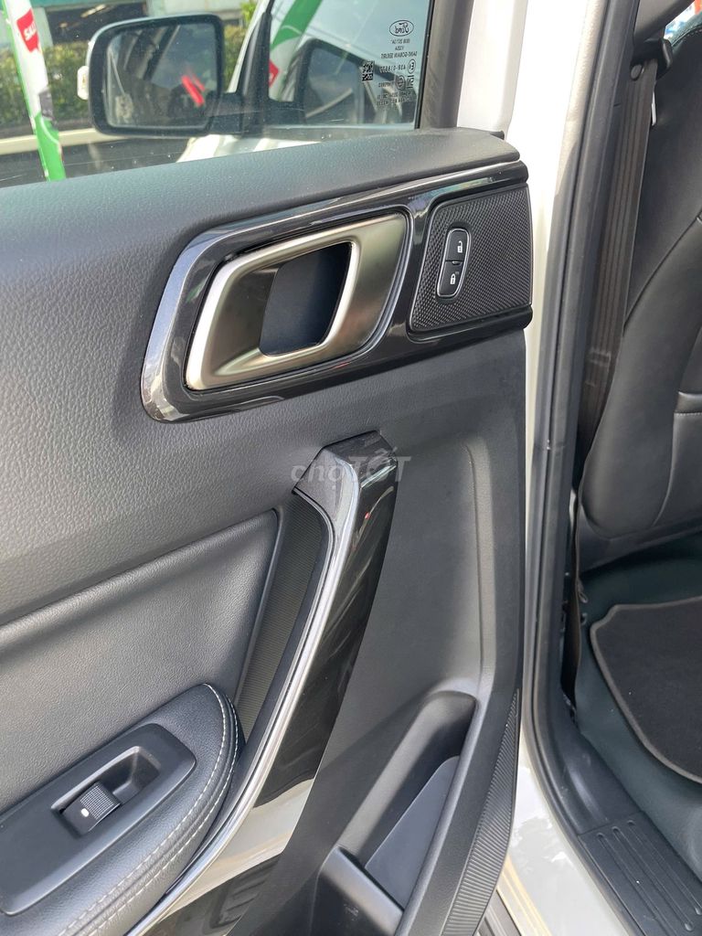 Ford Everest 2020 Titanium 4x2 90000 km. Mua bán Ô tô tại Quận Sơn Trà Đà Nẵng được đăng bởi Tuấn hình 3