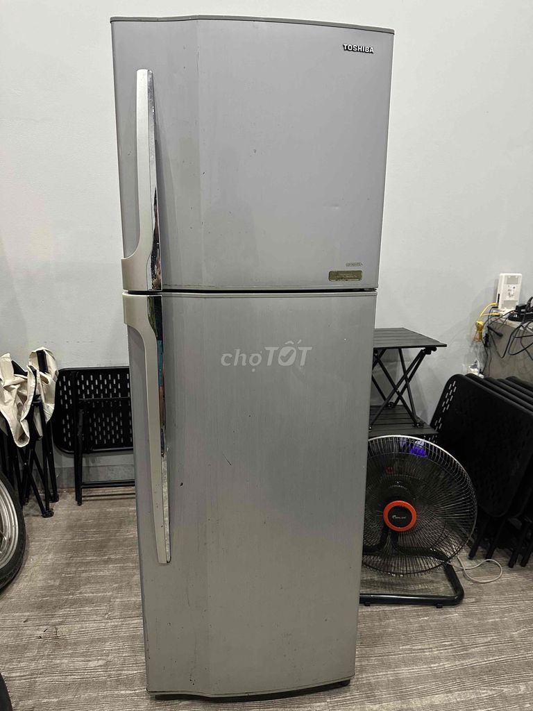 Tủ lạnh Toshiba 253L Xám. Mua bán Tủ lạnh tại Quận Tây Hồ Hà Nội được đăng bởi Minh Nguyễn hình 1