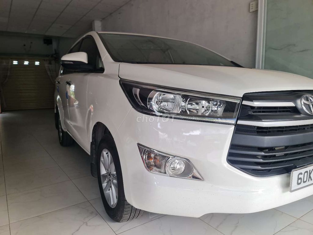 Toyota Innova 2019 2.0E số sàn gia đình sử dụng