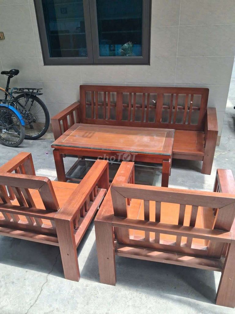 Bộ bàn ghế Gỗ Nâu Trang nhã. Mua bán Bàn ghế tại Quận Long Biên Hà Nội được đăng bởi Sơn Nội Thất hình 1