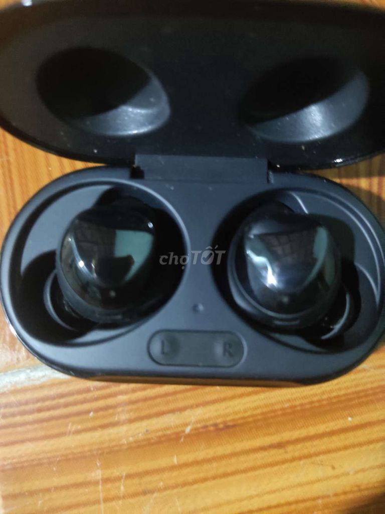 Cần bán tai nghe hông dây Bluetooth