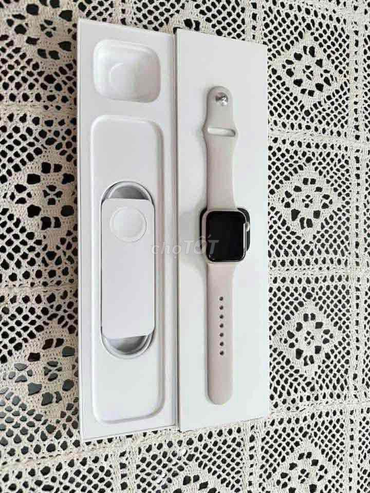 Apple Watch SE Gen 2 40mm Starline 99% zin. Mua bán Thiết bị đeo thông minh tại Quận Tân Bình Tp Hồ Chí Minh được đăng bởi Shop Trung Văn Apple Watch hình 1