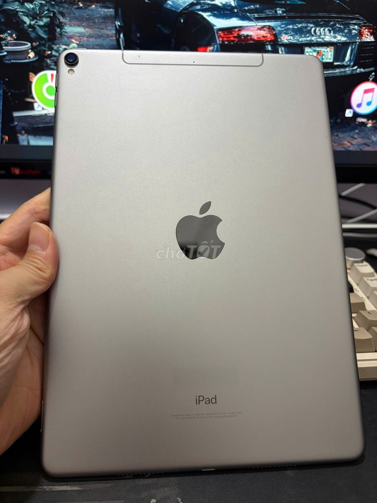 iPad Pro 10.5 bản 64GB đầy đủ Wifi + Sim. Mua bán Máy tính bảng tại Quận Cầu Giấy Hà Nội được đăng bởi Hàn Trâm hình 1