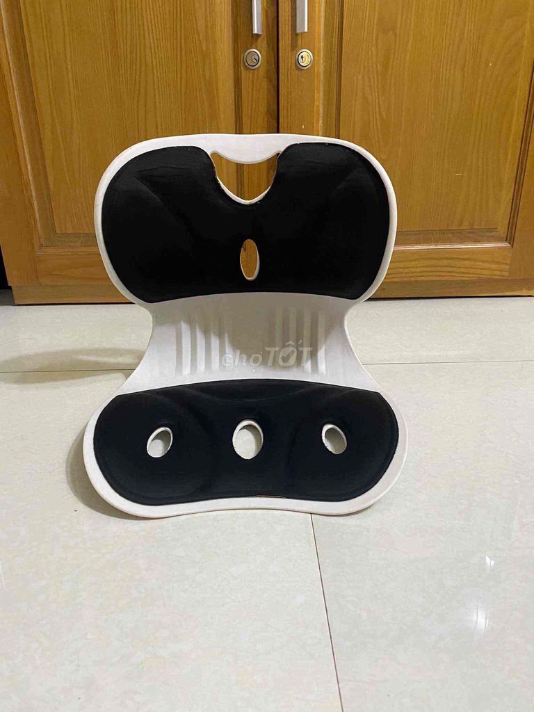 ghế chống gù lưng. Mua bán Bàn ghế tại Huyện Đông Anh Hà Nội được đăng bởi Hậu Trần hình 1