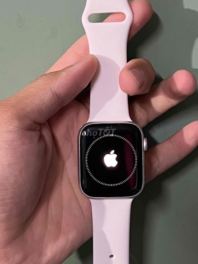 Apple Watch Series 4 44mm Bạc. Mua bán Thiết bị đeo thông minh tại Thành phố Châu Đốc An Giang được đăng bởi Văn Trọng hình 1