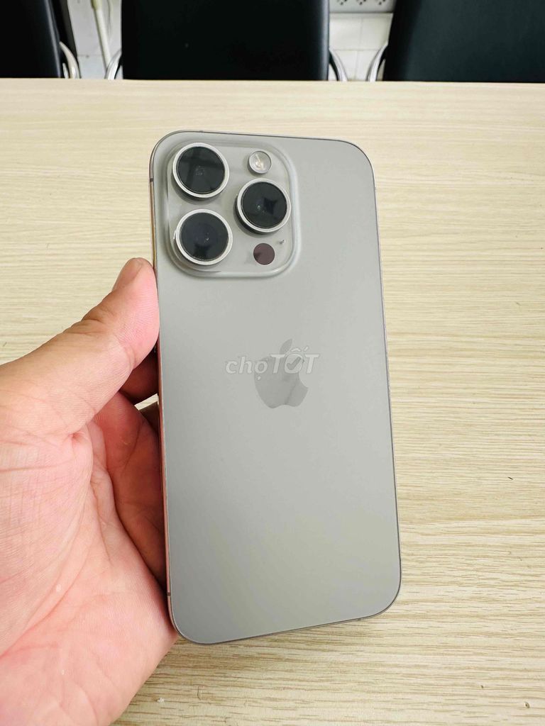iPhone 15 Pro 128GB Vàng Đã qua sử dụng. Mua bán Điện thoại tại Thành phố Rạch Giá Kiên Giang được đăng bởi Mã phong  hình 1