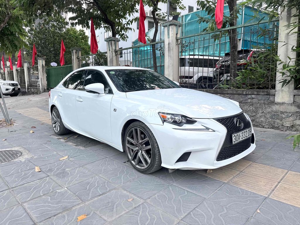 Лексус IS250F-Sport 2013 белый 80 000 миль