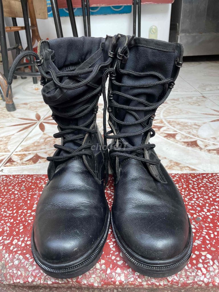 Giày bốt nam da màu Đen size 42. Mua bán Giày dép tại Quận Thanh Xuân Hà Nội được đăng bởi Tuấn  hình 1