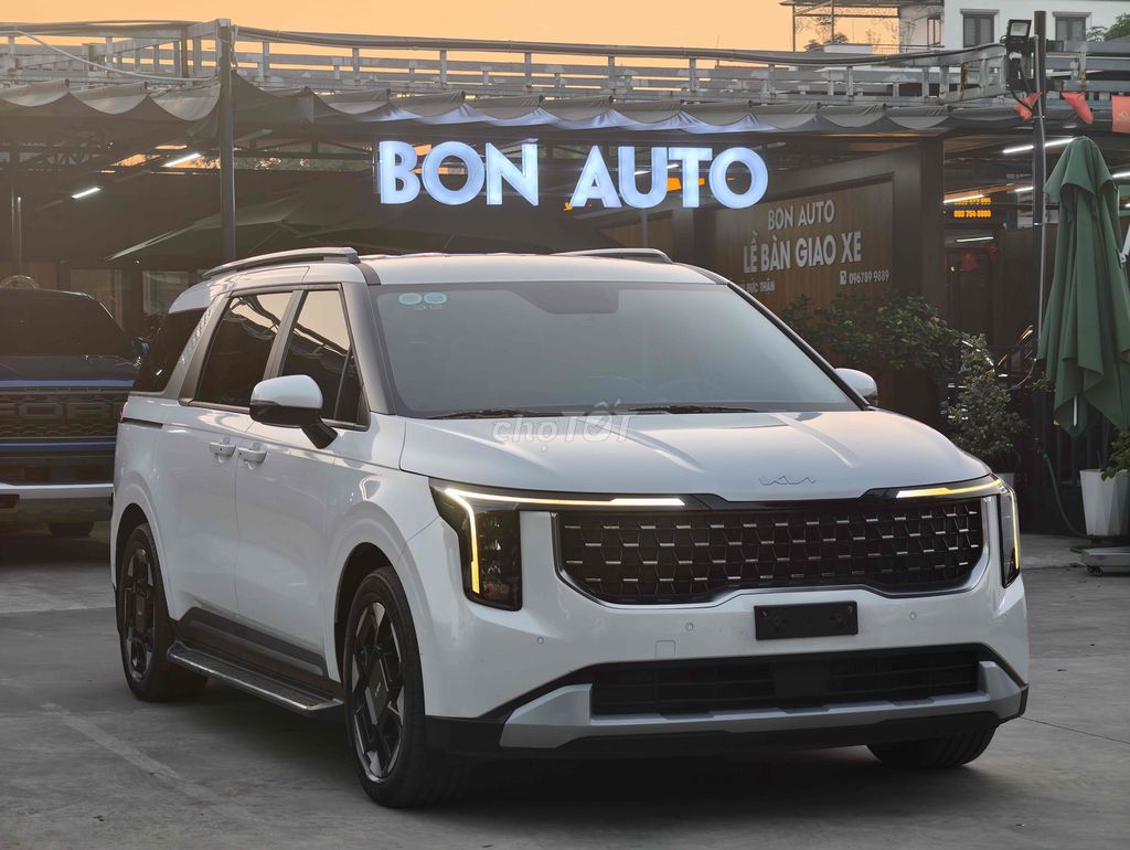 Kia Carnival 2024 2.2D Luxury - màu trắng. Mua bán Ô tô tại Quận Long Biên Hà Nội được đăng bởi BON AUTO hình 1