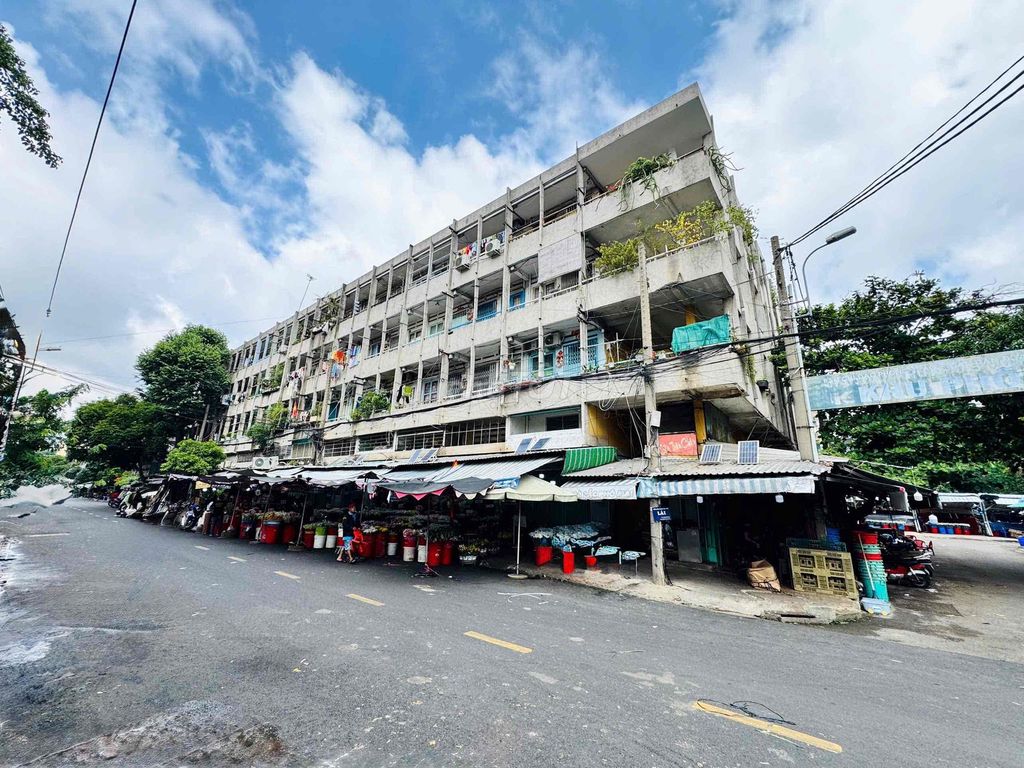 1.95 Tỷ Chung cư Chợ Hoa Đầm Sen /2PN / SHR