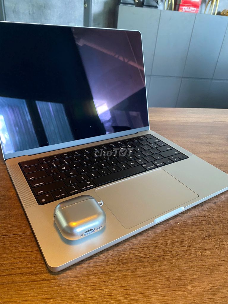 Apple Macbook Pro M4 Bạc + Airpod 4 ANC Đẹp nguyên. Mua bán Laptop tại Thành phố Thủ Đức Tp Hồ Chí Minh được đăng bởi Lê Hải hình 1