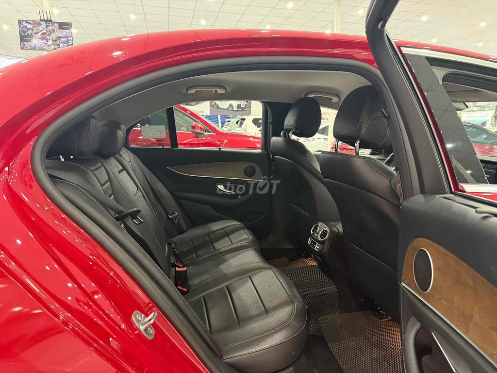 Mercedes Benz E Class 2017 E200. Mua bán Ô tô tại Thành phố Thủ Dầu Một Bình Dương được đăng bởi Phuong Tran hình 13