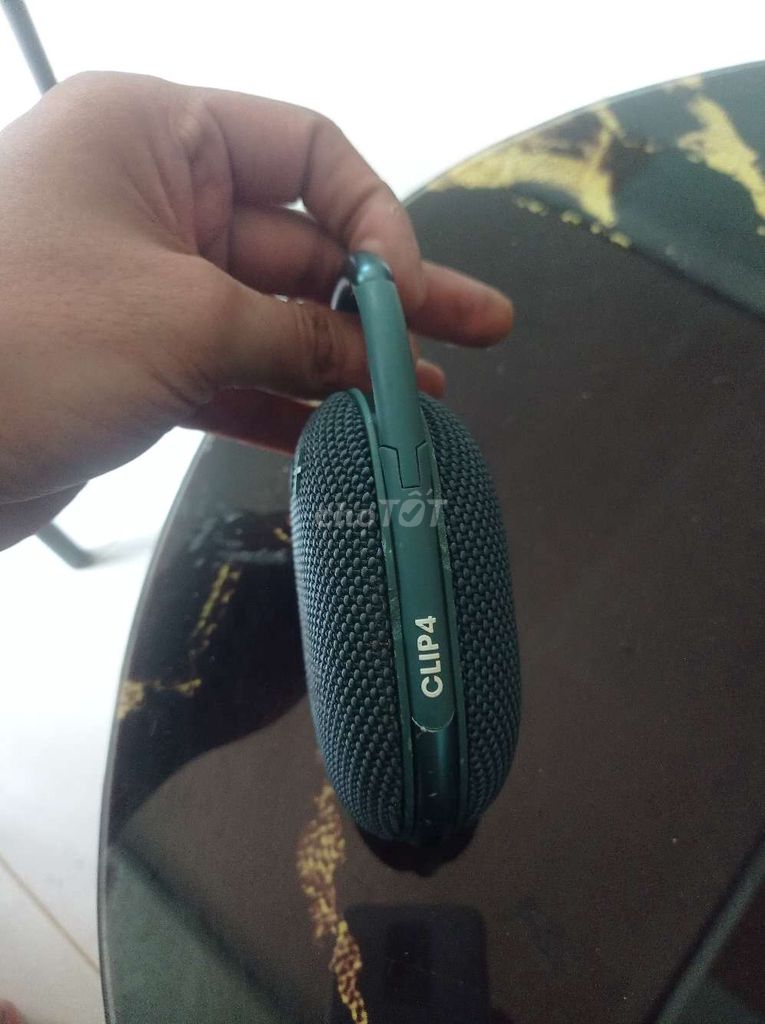 dư dùng thanh lý JBL CLIP 4 pin còn rất trâu