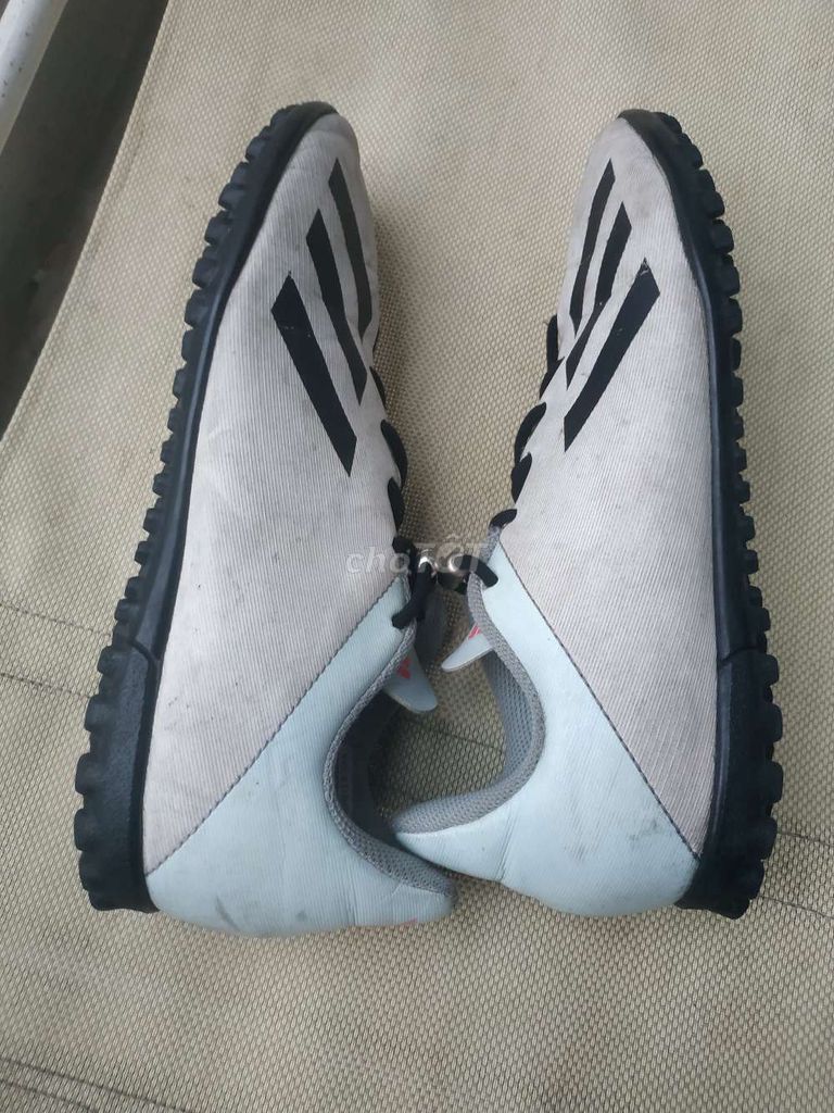Giày bóng đá Adidas Nam size 38. Mua bán Đồ thể thao, Dã ngoại tại Quận Hà Đông Hà Nội được đăng bởi Lê quân hình 1