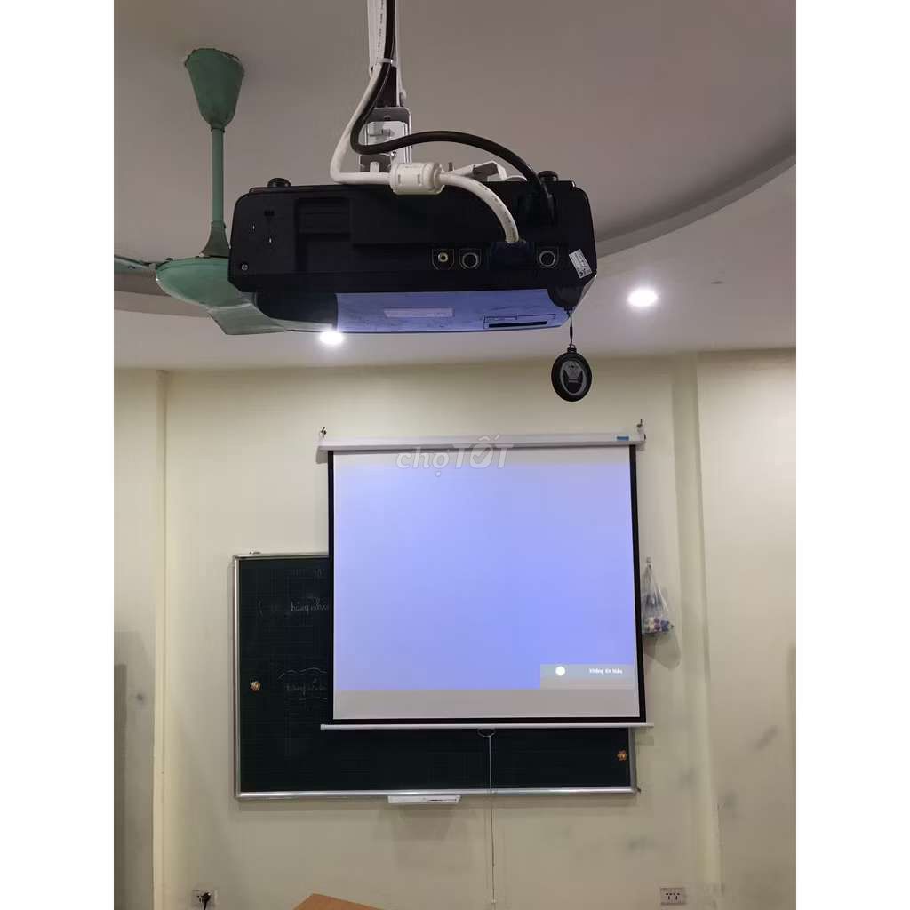 Màn chiếu VICI 70 inch còn mới. Mua bán Đồ dùng văn phòng tại Quận Bình Thạnh Tp Hồ Chí Minh được đăng bởi Chi Nguyen hình 1