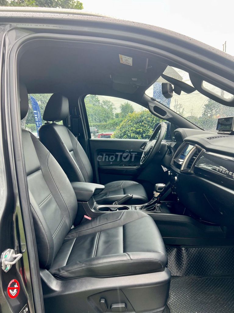 Ford Everest 2018 Titanium 2.0L 4x2 AT - 7900 km. Mua bán Ô tô tại Quận 7 Tp Hồ Chí Minh được đăng bởi Tân Thuận Ford Sài Gòn hình 9