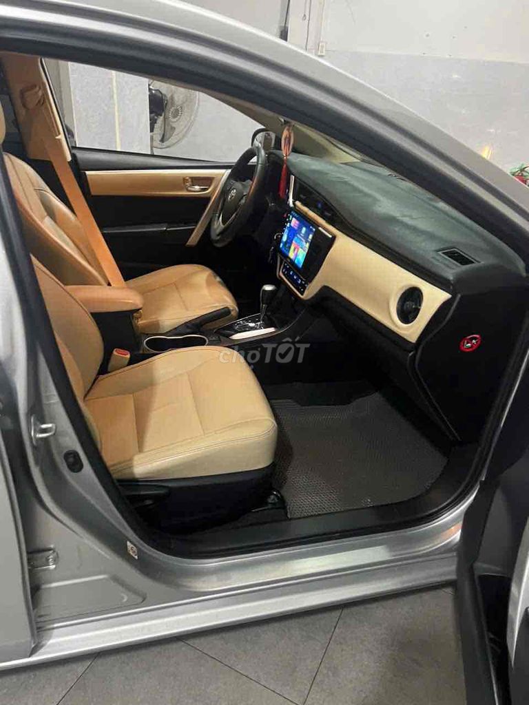 Toyota Corolla Altis 2018 1.8G CVT - 126000 km. Mua bán Ô tô tại Quận 11 Tp Hồ Chí Minh được đăng bởi Hanh hình 10